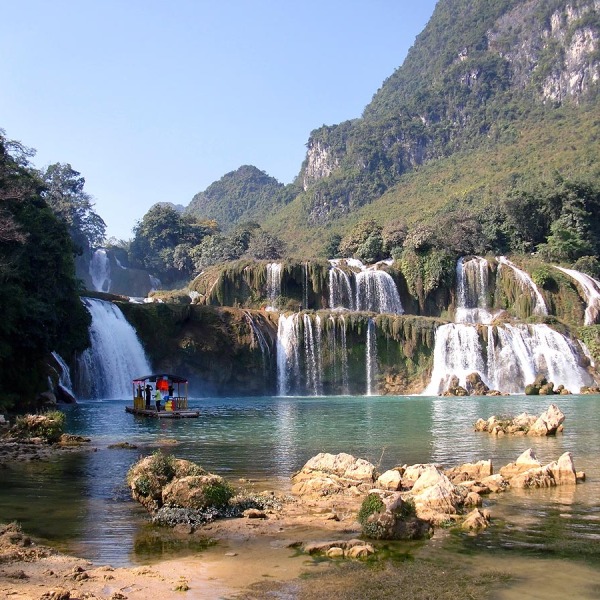 Erlebnis-Reisen Vietnam Fahrt Ausblicke Gebirge